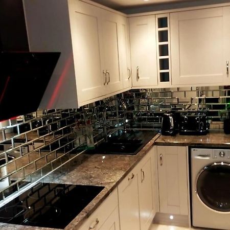 Apartament Impeccable 2-Bed House Londyn Zewnętrze zdjęcie