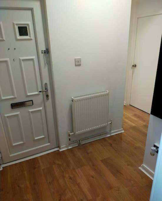 Apartament Impeccable 2-Bed House Londyn Zewnętrze zdjęcie