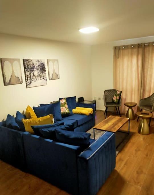 Apartament Impeccable 2-Bed House Londyn Zewnętrze zdjęcie