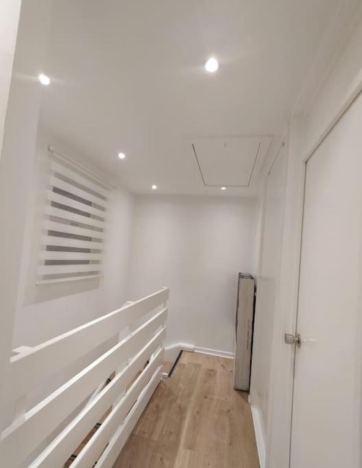 Apartament Impeccable 2-Bed House Londyn Zewnętrze zdjęcie