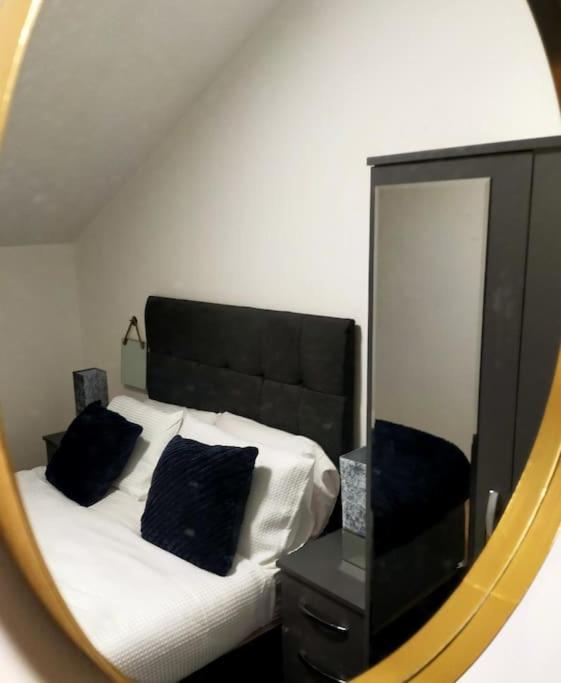 Apartament Impeccable 2-Bed House Londyn Zewnętrze zdjęcie